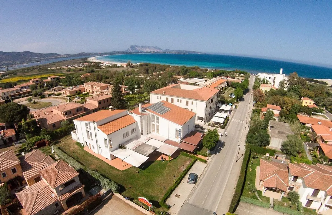 HOTEL Al FARO , SPIAGGIA LA CINTA ,SAN TEODORO-1